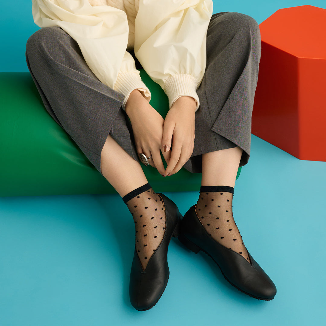 ＜クツネ＞KUNG-FU PUMPS/黒(ブラック)