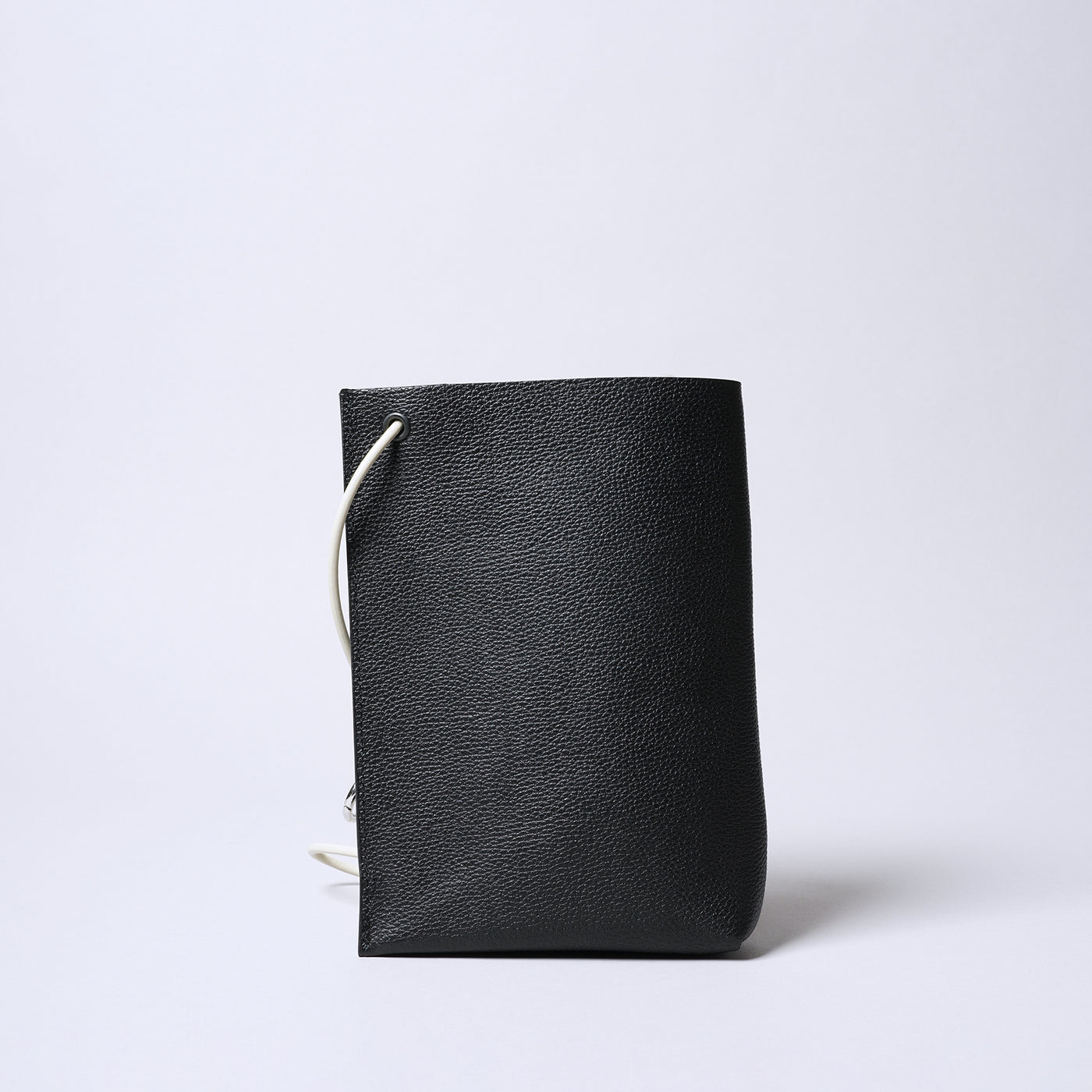 ＜センティ フラター ザ センシーズ＞シュリンクレザーミニショルダーバッグ/アイボリー×ブラック