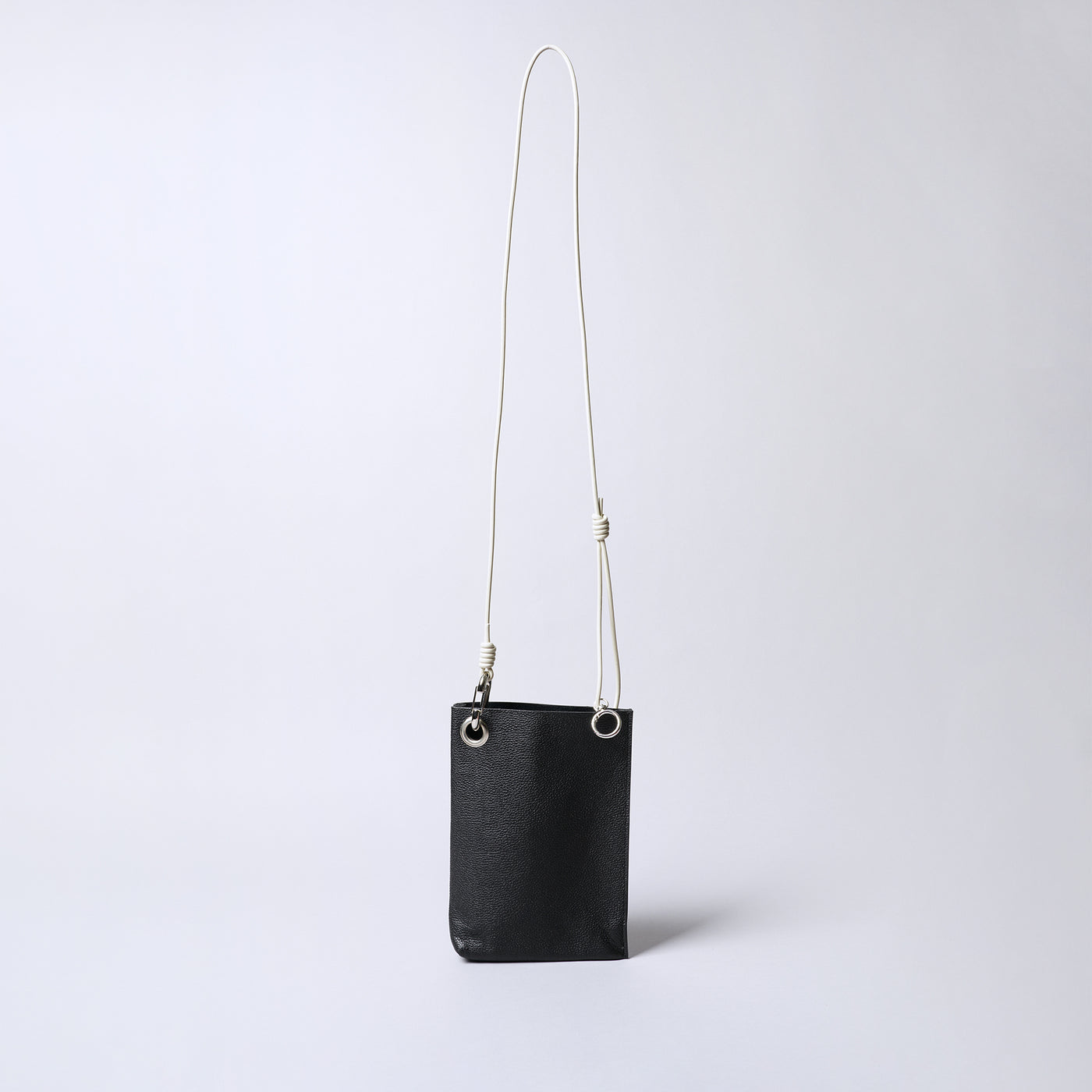 <SENTI FLATTER THE SENSES> Shrink Leather Mini Shoulder Bag / Black