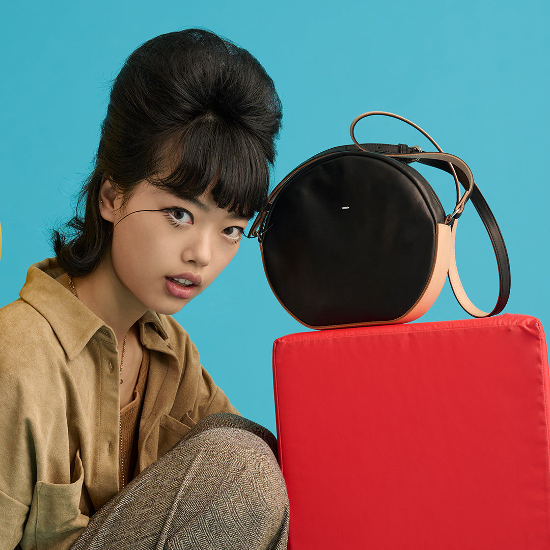 ＜エスティーヌ＞ロジカルシリーズ　レザーショルダーバッグ/ブラック