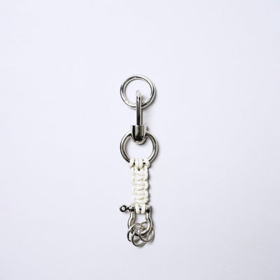 <SENTI FLATTER THE SENSES> Leather Blade Key Chain / Camel