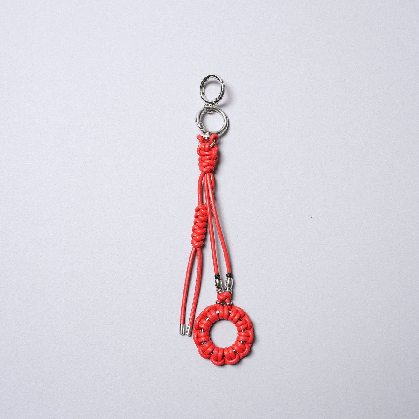 <SENTI FLATTER THE SENSES> Leather Blade Circle Key Strap / Red