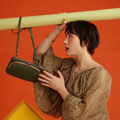 <artigiano> Kiss Lock Wallet Shoulder / Green