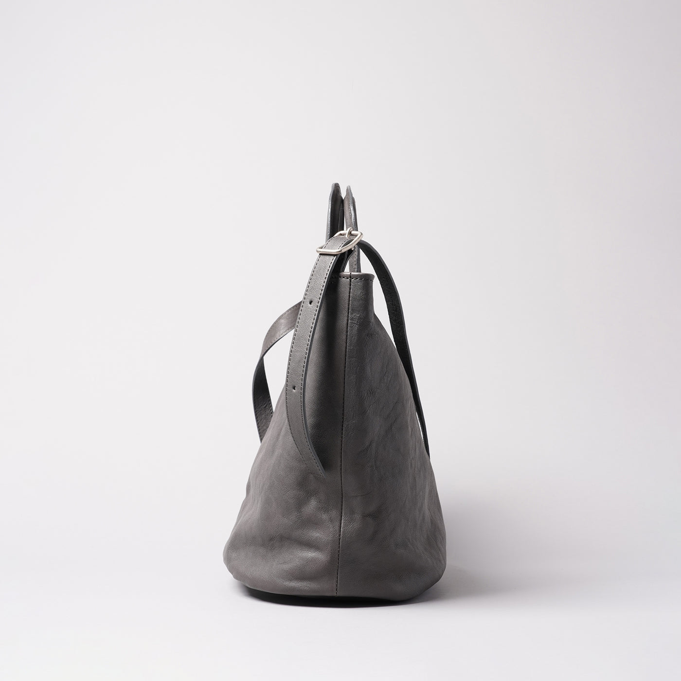 <numeri> Base Bucket Tote / White