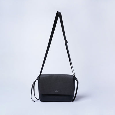 ＜ブラックアイボリー＞Square（スクエア）/ブラック