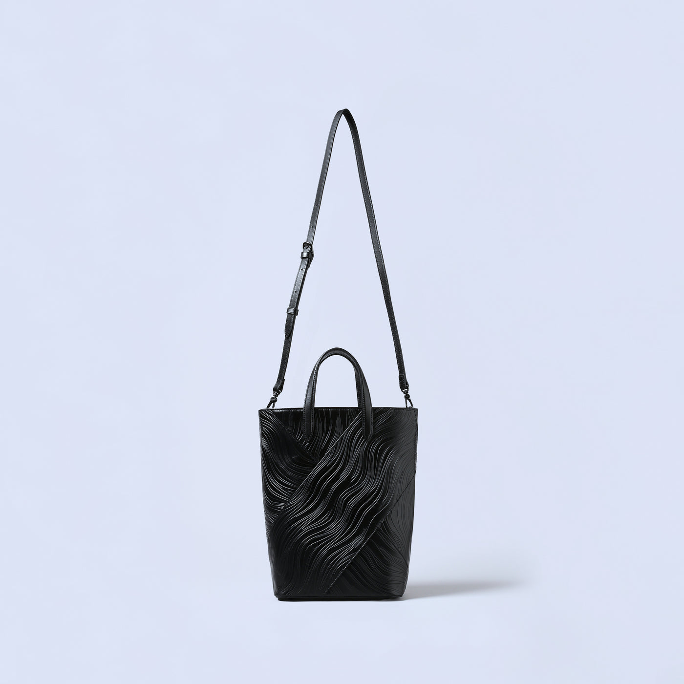 ＜エスティーヌ＞ノワリズムシリーズ レザー2WAYトートバッグ/ブラック