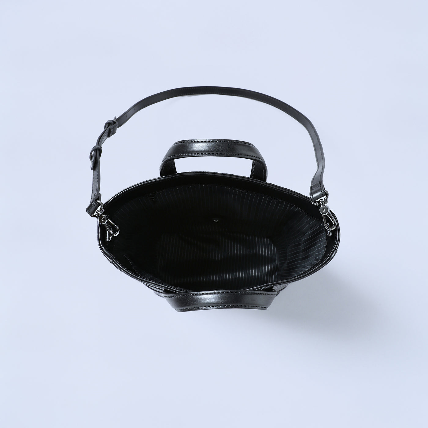 ＜エスティーヌ＞ノワリズムシリーズ レザー2WAYトートバッグ/ブラック