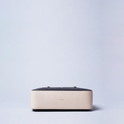 ＜ESTINE＞Logical系列 Leather East West Bag /黑色