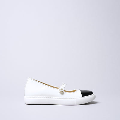 ＜アイユーアイ＞ワンストラップ スニーカー/ブラック×ホワイト