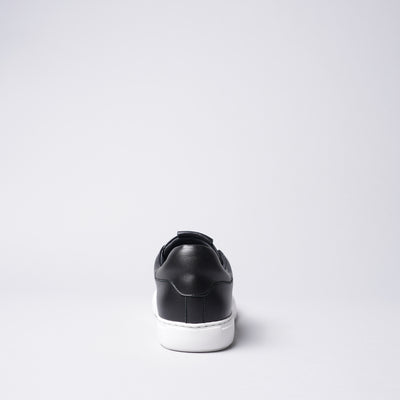 <IUI> Elastic Sneaker / Black