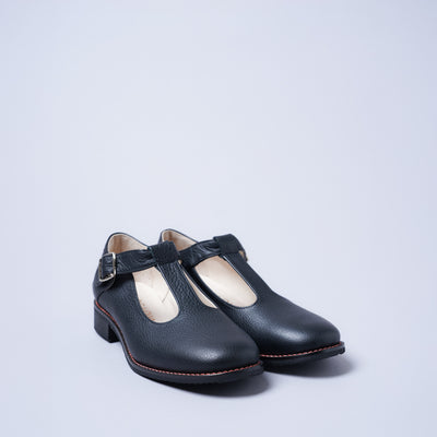 ＜クツネ＞T-STRAP LOAFER/黒(ブラック)