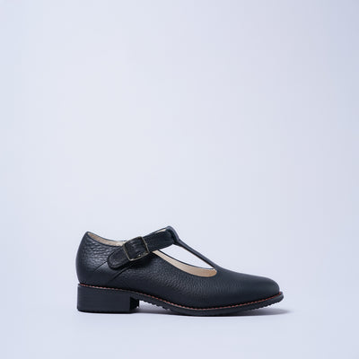 ＜クツネ＞T-STRAP LOAFER/黒(ブラック)