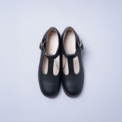 ＜クツネ＞T-STRAP LOAFER/黒(ブラック)
