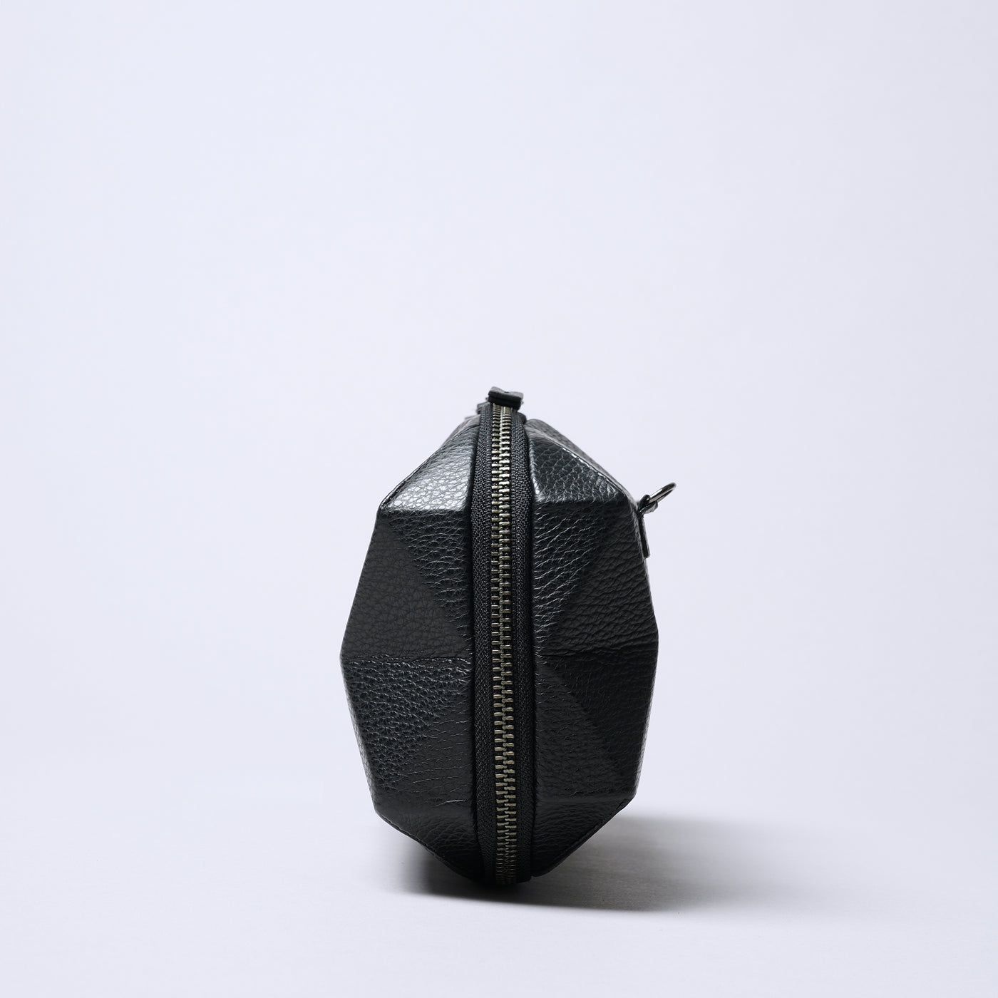 <Kolmio> [VALO] 08 SHELLPOCHETTE / Black x Black