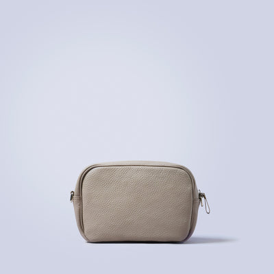 ＜LEZALI＞壓花迷你肩背包/黑色