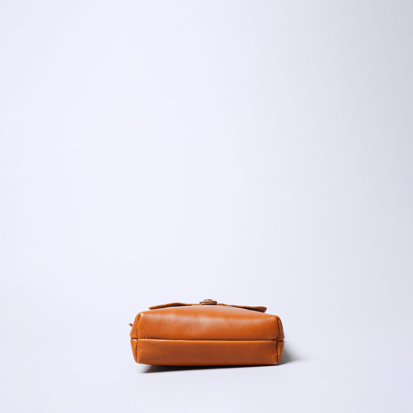 ＜レッセフェール＞ヴォルフ ポーチ型ミニショルダーバッグ/チョコ