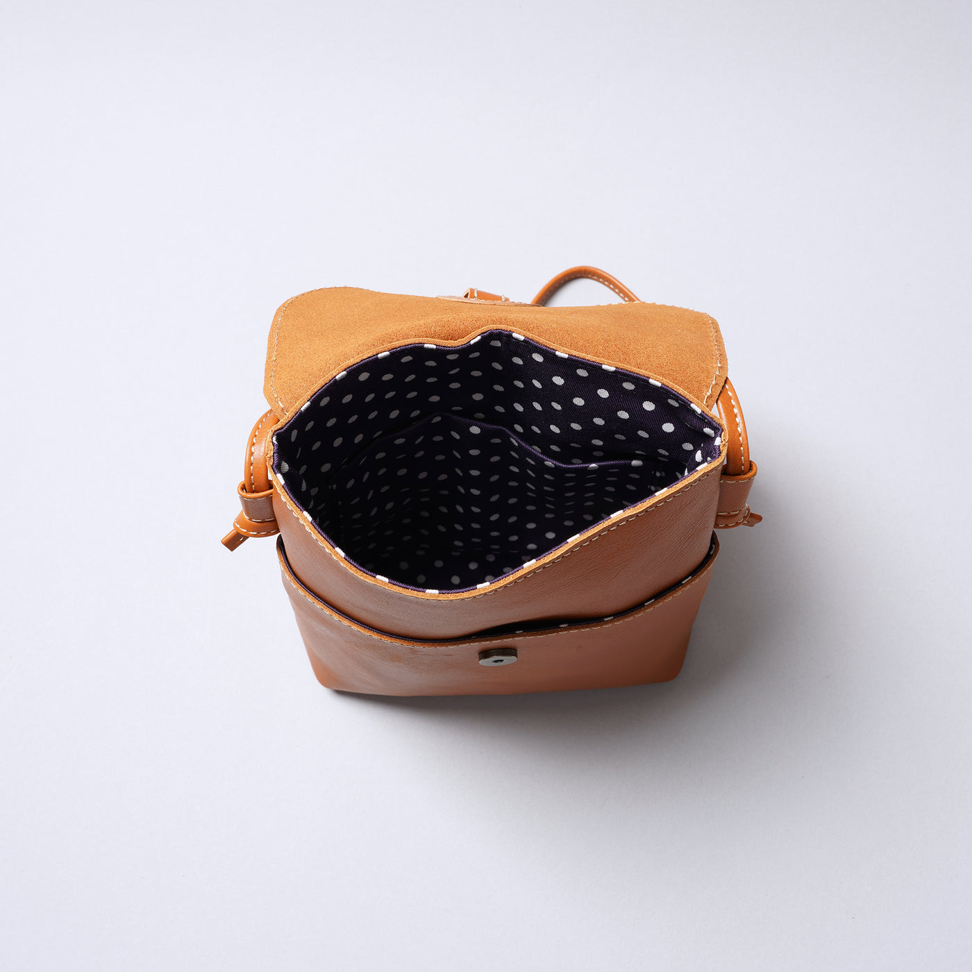 ＜レッセフェール＞ヴォルフ ポーチ型ミニショルダーバッグ/レッド