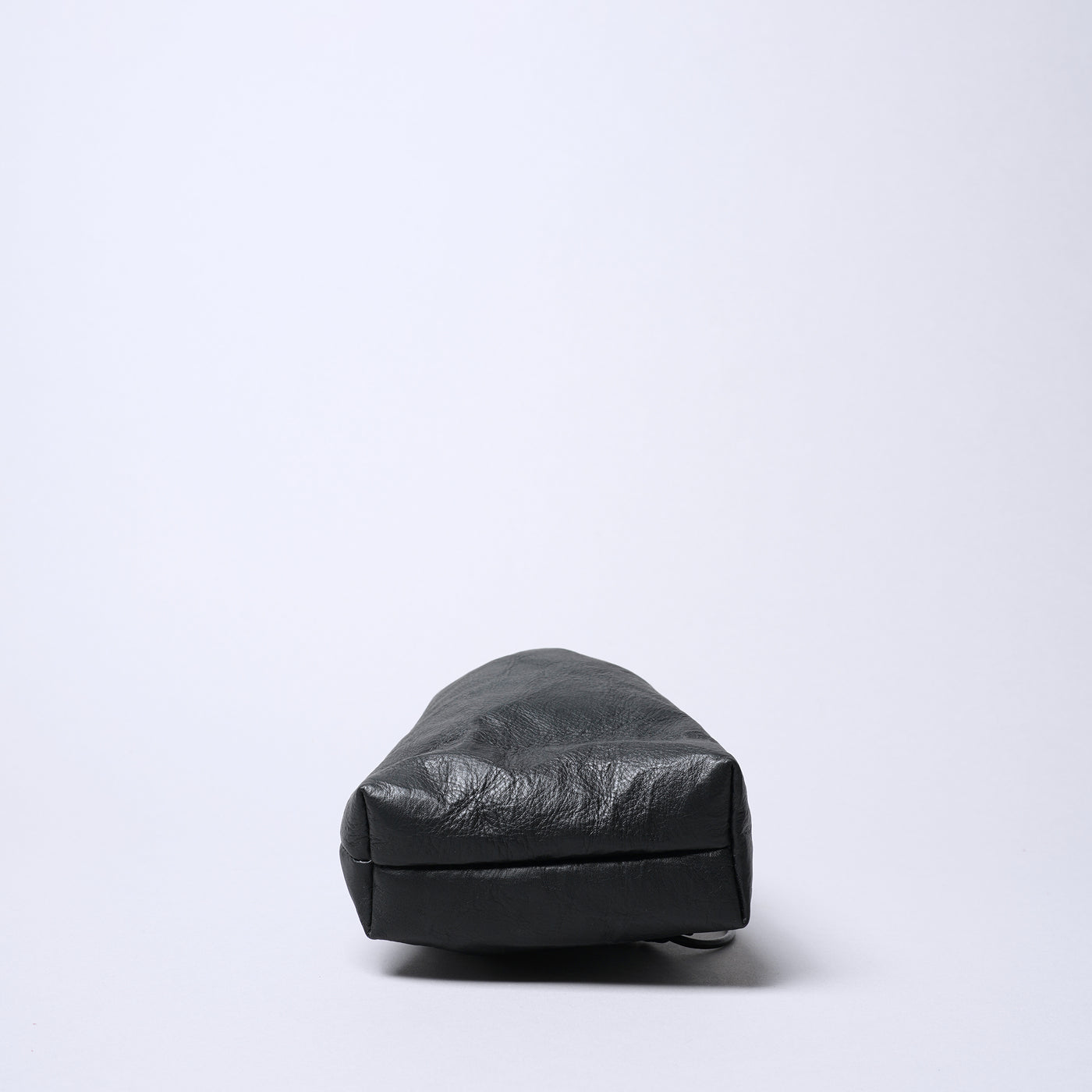 <SENTI FLATTER THE SENSES> Super Lightweight Dyneema Leather Drawstring Bag M  / Black