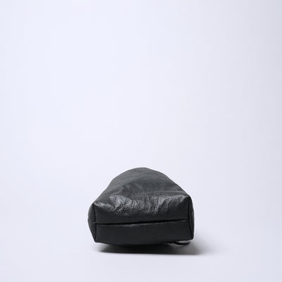 <SENTI FLATTER THE SENSES> Super Lightweight Dyneema Leather Drawstring Bag M  / Black
