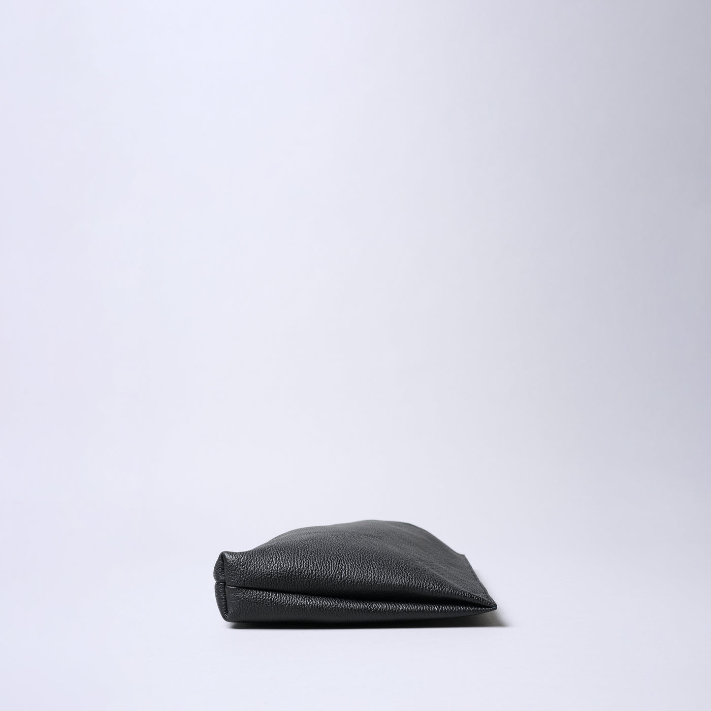 SHRINK LEATHER 單肩包/黑色