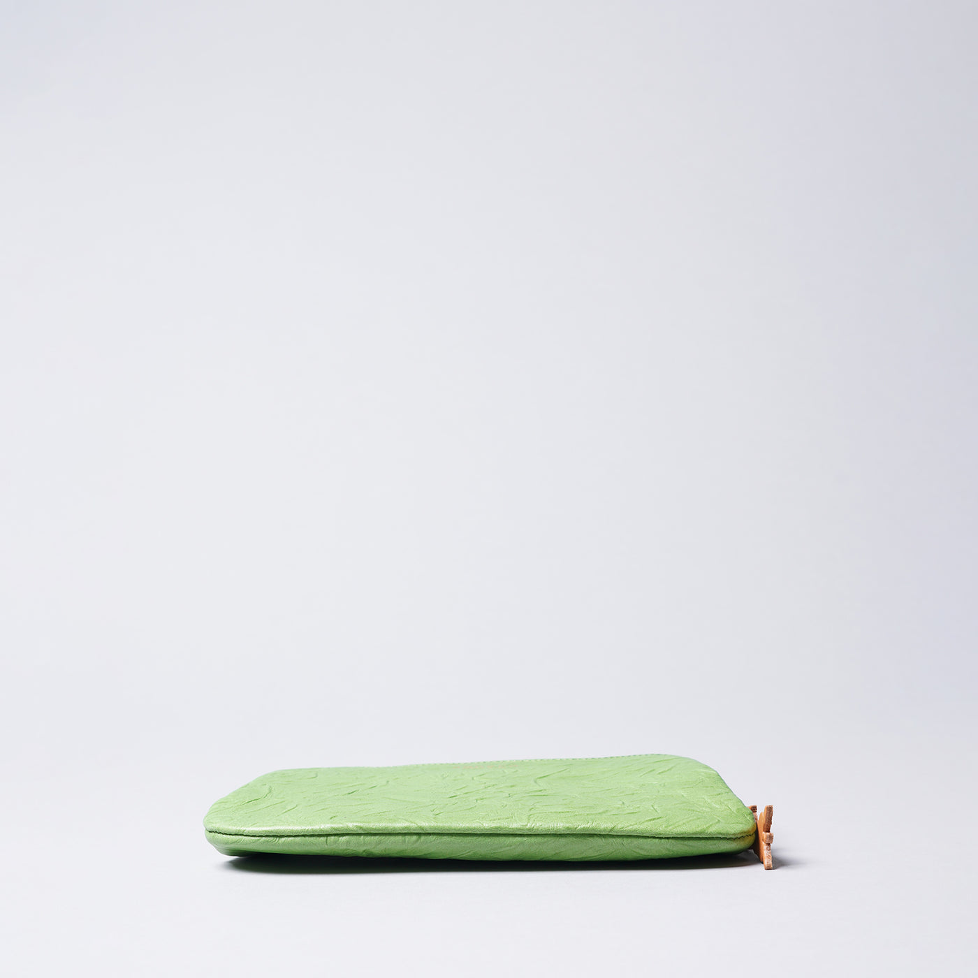 <aoneco> Kiss Lock Long Wallet / Leaf