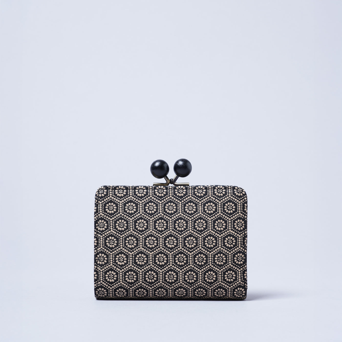 ＜キソラ＞古都印伝 がま口 ハーフウォレット/亀甲BEG (ベージュ)