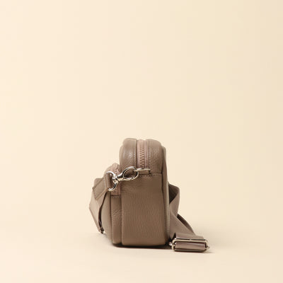 <itten-itten> Leather mini shoulder bag /  saks