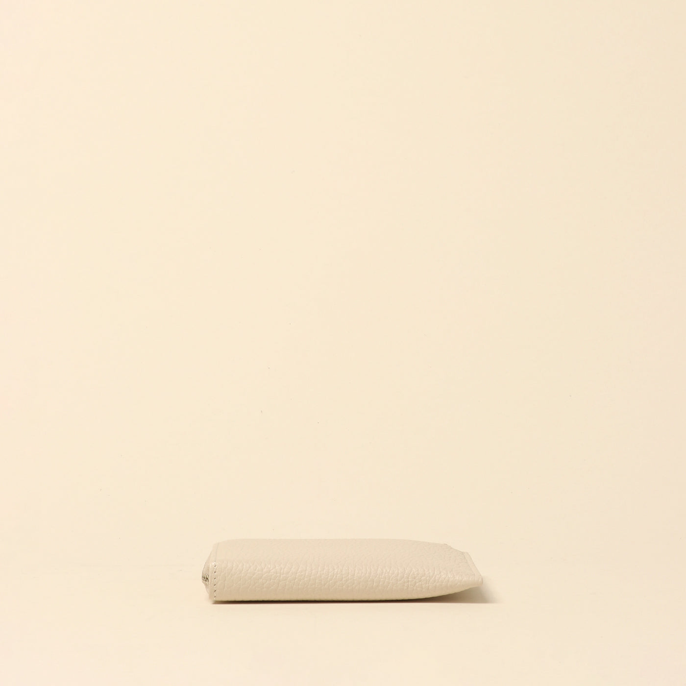 <Atelier Nuu> lim L-shaped mini wallet / ivory