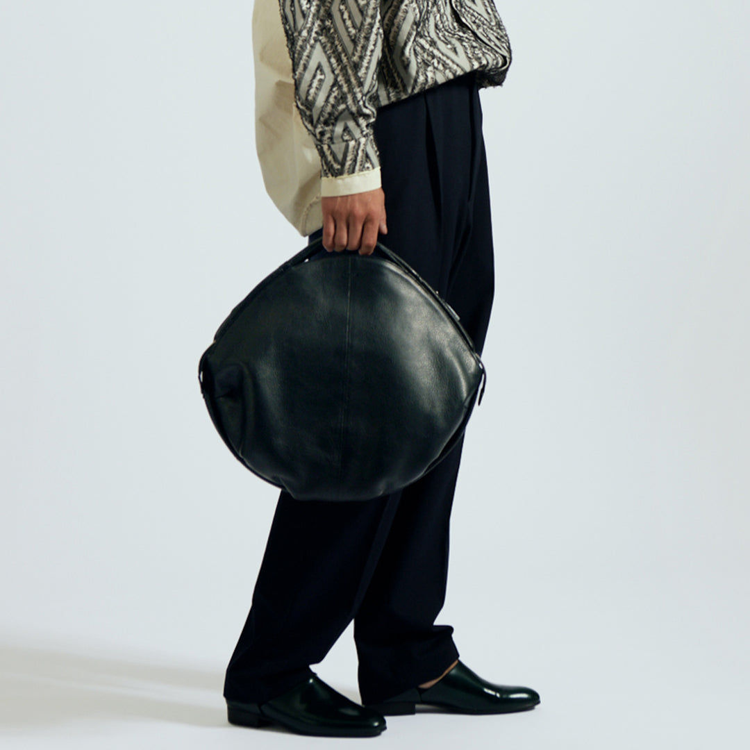 【美品】ESTINE フィールシリーズ レザー 2WAYバッグ ブラック A4可 エスティーヌ＞ フィールシリーズ レザー2WAYバッグ/ブラック